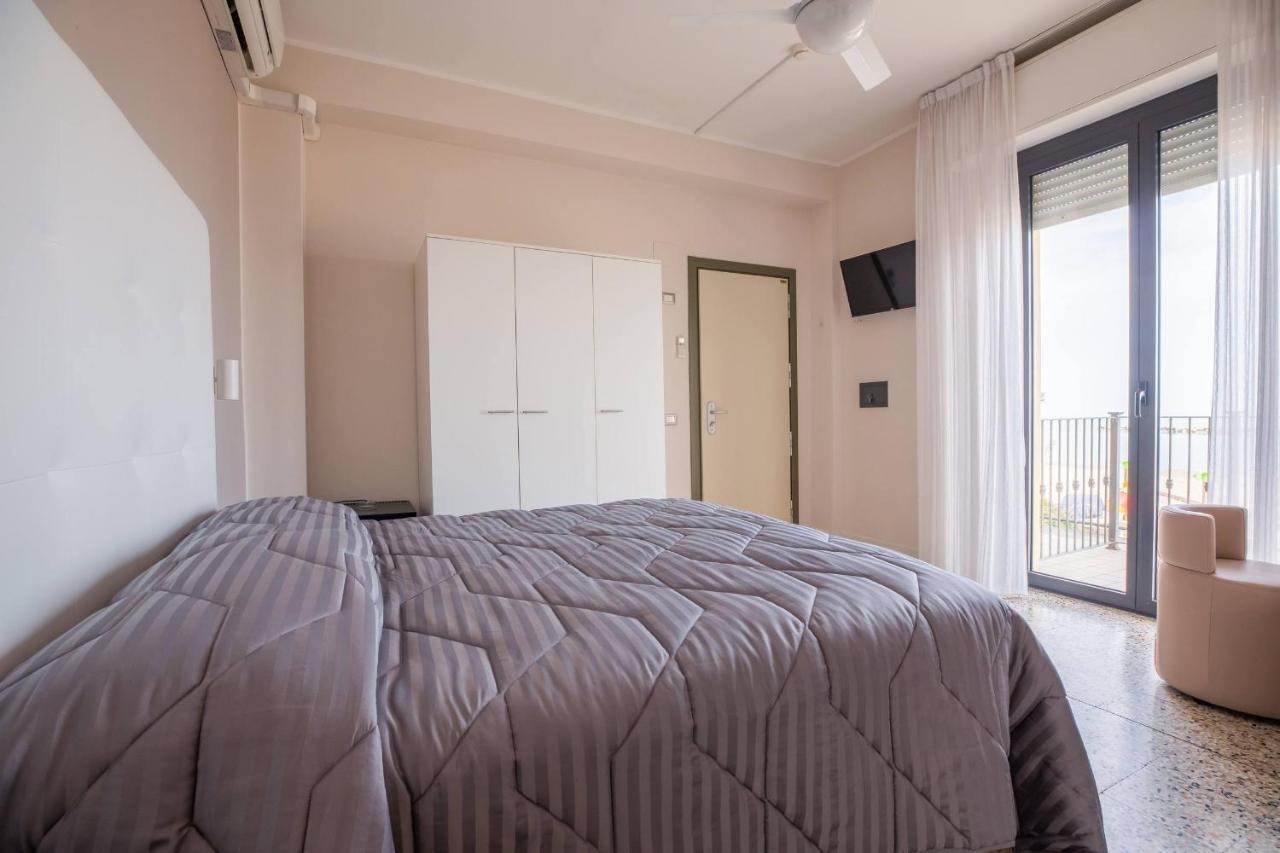 Hotel Deanna Bellaria-Igea Marina Eksteriør bilde
